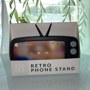 Target bullseye retro phone stand